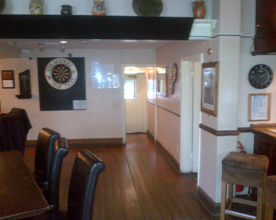 The Friar Tucks Gloucester Exterior foto
